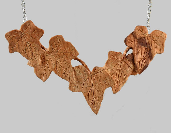 ivy leaves carved necklace