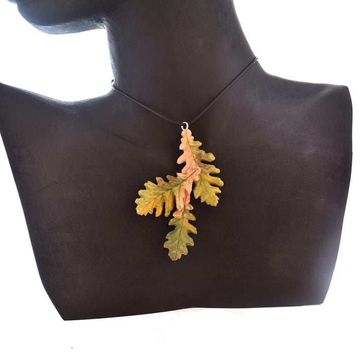 neck chain oak leaf woodcarving