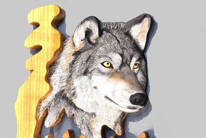 relief wolf head carving